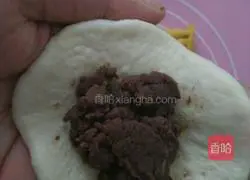 Illustration of how to make sunflower buns 8