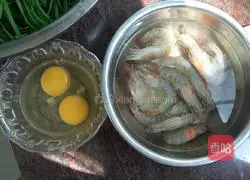 Eggs Illustration of how to make leek and shrimp dumplings 4