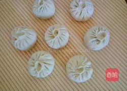 Illustration of how to make fennel stuffed buns 13