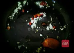 Laotan Sauerkraut and Ham Fried Noodles Recipe Illustration 3