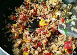  Illustration of how to make pickled cabbage and egg fried rice 8