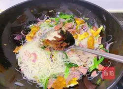 Illustration of home-style fried rice noodles 12