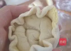 Illustration of how to make two-color threaded steamed buns 9