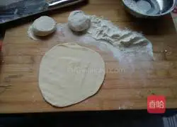 Illustration of making sausage pie 4