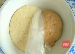 Illustration of how to make chocolate steamed bun rolls 4