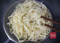 Illustration of how to make noodles 2