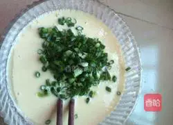 Illustration of how to make chives, bean dregs and egg pancakes 4