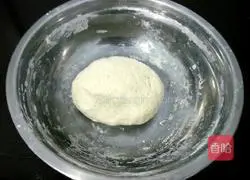 Illustration of how to make glutinous rice steamed buns 3