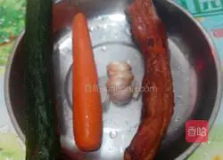 Illustration of how to make barbecued pork and fungus fried rice 2