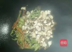 Illustration of how to make mushroom fried rice 4