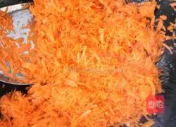 Illustration of how to make hot noodle hand cakes 7