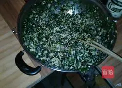 Illustration of how to make three fresh dumplings 6