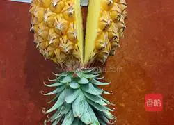 Illustration of how to make pineapple fried rice 1