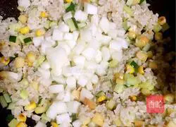 Illustration of how to make fruit fried rice 6