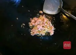 Illustration of how to make cabbage and minced pork fried rice 7