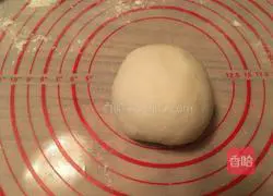 Illustration of making dumplings stuffed with pork and cabbage 11