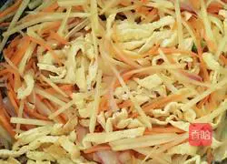 Three shredded fried noodles recipe 6