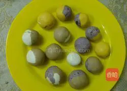 Illustration of how to make colorful glutinous rice balls 8