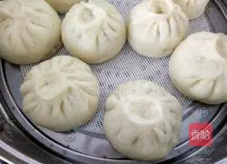 Illustration of how to make eggplant stuffed buns 6