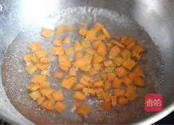 Illustration of how to make two-color pancakes 4