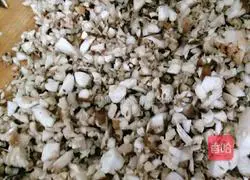 Illustration of how to make mushroom, egg white, green onion dumplings 2