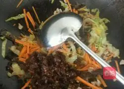 Illustration of how to make Xiangha Mushroom Sauce Fried Rice 4