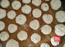 Illustration of how to make celery meat buns 4