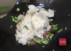 Illustration of how to make egg fried rice 11