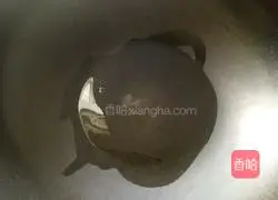 Illustration of how to make scallion pancakes 6