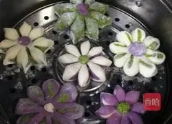 Illustration of how to make sunflower colorful steamed buns 9