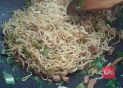 How to make small fried noodles Illustration 8