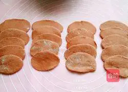 Illustration of how to make rose steamed buns 7