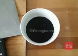 Illustration of how to make noodles with scallion oil 3