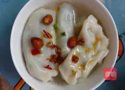 Illustration of how to make pork dumplings and wontons 9