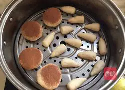 Illustration of how to make steamed buns with mushroom and bean paste 18