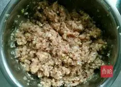 Illustration of how to make mushroom and chicken dumplings 6