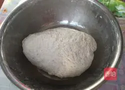 Illustration of how to make celery stuffed dumplings 2