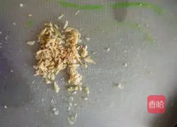 Illustration of how to make zucchini, egg and shrimp dumplings 4