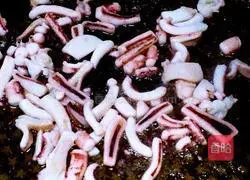 Illustration of how to make squid fried rice 3