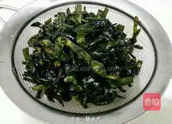 Illustration of our recipe for scallion oil noodles 7