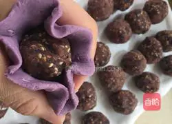 Recipe for Purple Sweet Potato Cake with Sesame and Red Bean Filling 11