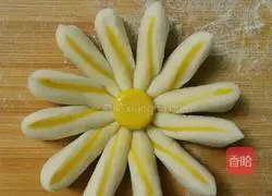 Illustration of how to make flower steamed buns 17