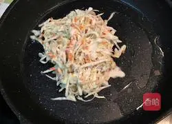 Illustration of how to make cabbage egg pancake 5