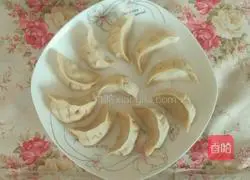 Dumplings...Illustration of how to make zucchini, egg and onion stuffing 19