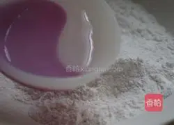 Illustration of how to make Little Pig Red Bean Paste Rice Balls 1