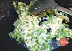 Illustration of how to make fried rice with green pepper, egg, ham and ham 4