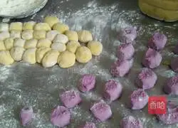 Illustration of how to make purple potato blossom steamed buns 5