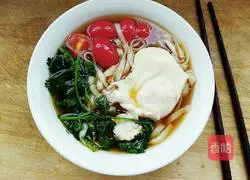 Illustration of how to make poached egg noodles 9