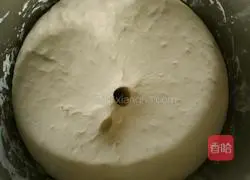 Illustration of how to make steamed pancakes stuffed with red fruit (hawthorn) 2