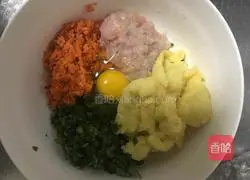 Illustration of how to make pastoral shrimp and potato cakes 5